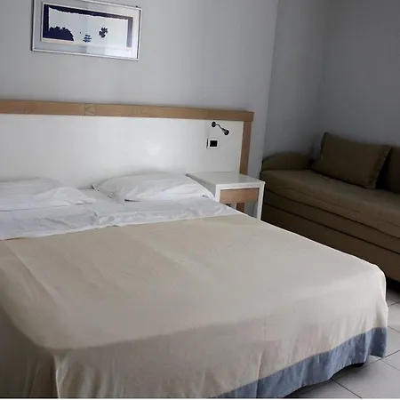 Nicolaus Club Hotel 4*