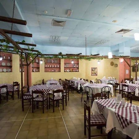 Nicolaus Club Hotel 4*