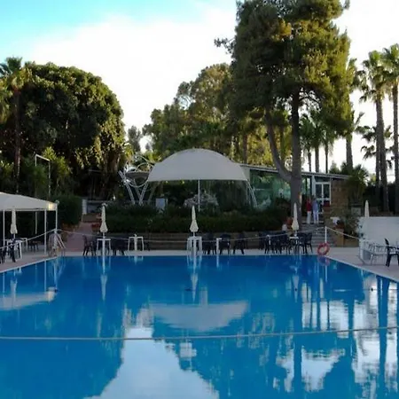 Nicolaus Club Hotel 4*