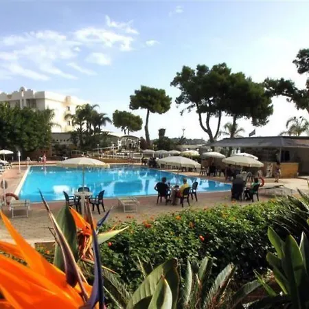 Nicolaus Club Ξενοδοχείο 4*